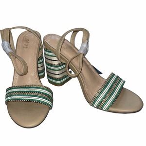 NEW!Sofree Women's Tan Sandals w/Green White Tan Strap 6.5 NIB